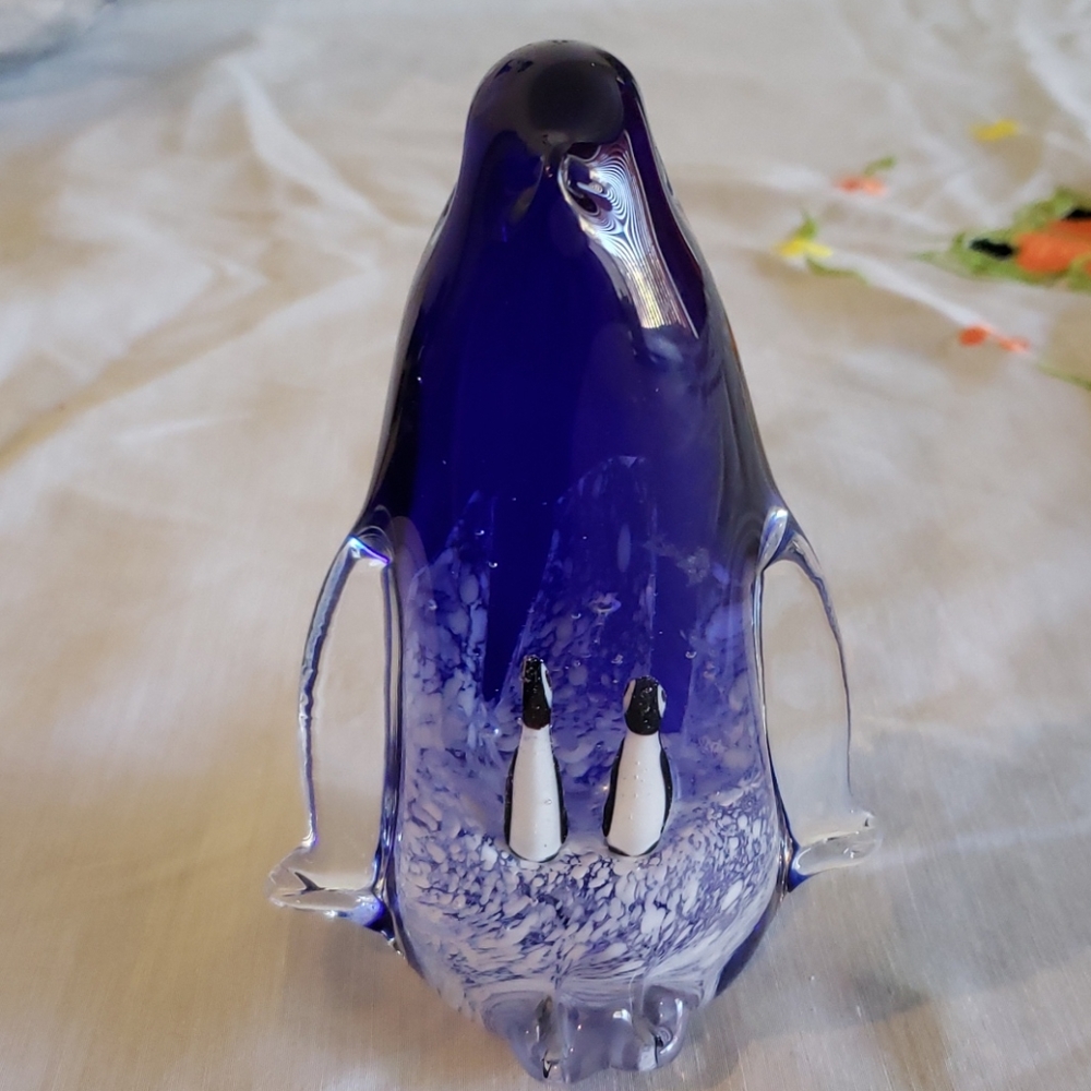Penquin Art Glass Cobalt Blue Figurine.